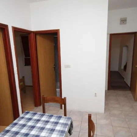 Poljana 8419b *